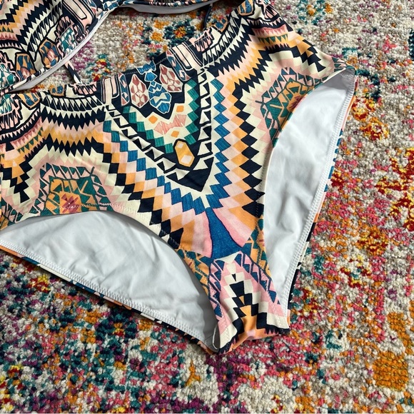 Athleta Desert Geo Printed Cutout High Waisted One Piece Swimsuit Medium Petite‎ - Picture 7 of 15